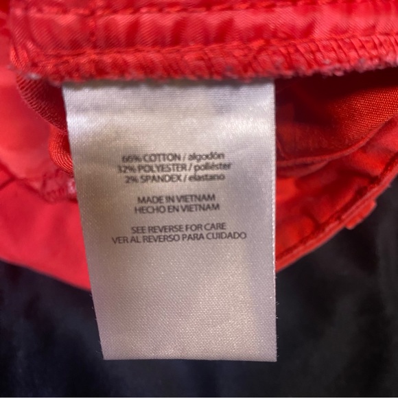 The limited tailored harvest red shorts size 6. - Picture 5 of 6